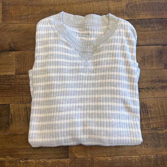 American Eagle Outfitters Sweaters - American Eagle Cream & Light Gray Ribbed Crewneck Sweater
